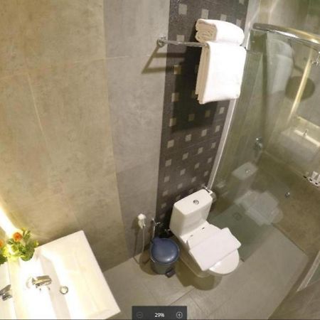 Biz Boulevard Hotel Manado Exterior foto