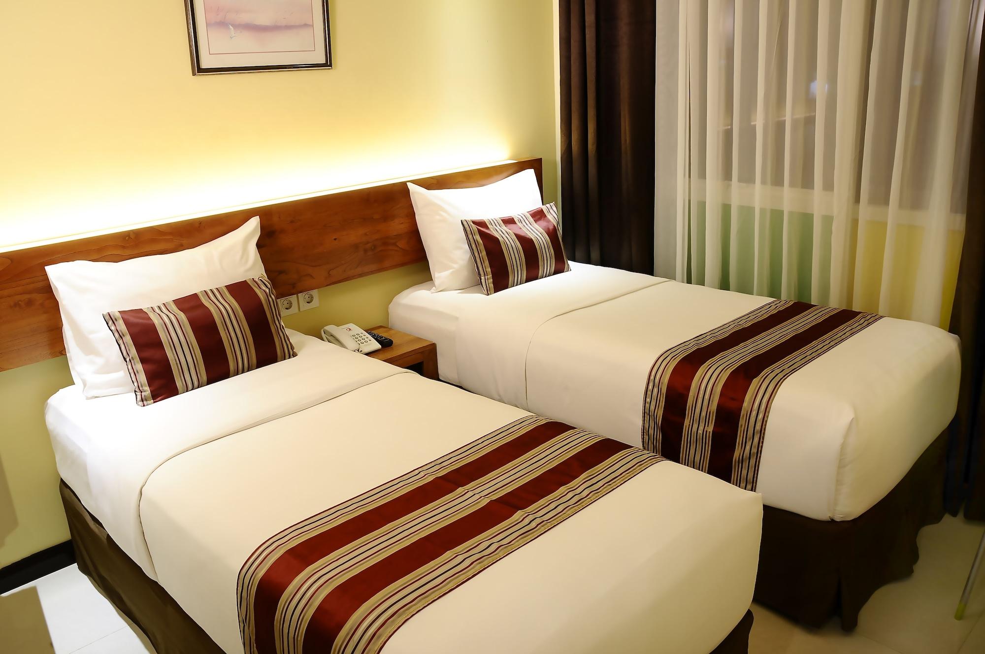 Biz Boulevard Hotel Manado Exterior foto