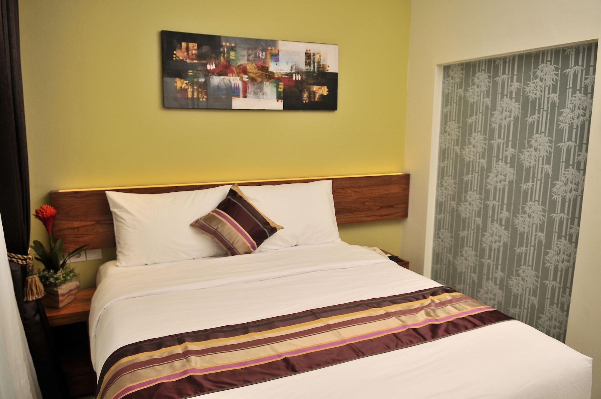 Biz Boulevard Hotel Manado Exterior foto