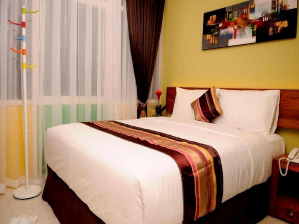 Biz Boulevard Hotel Manado Exterior foto