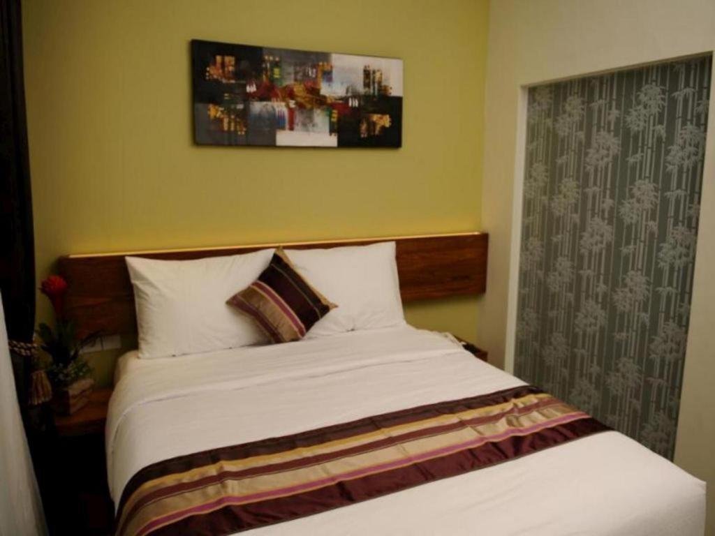 Biz Boulevard Hotel Manado Exterior foto